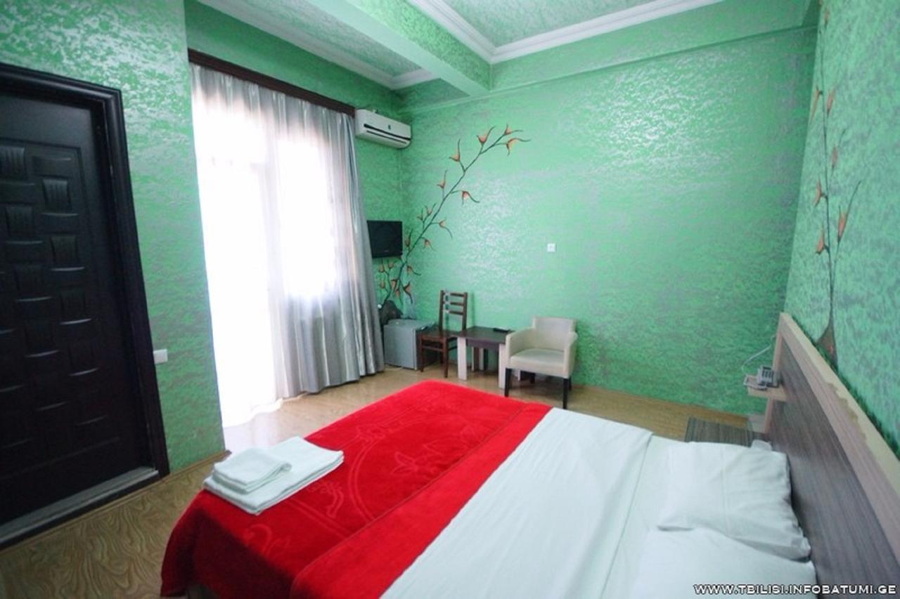 Hotel Vakhtanguri Batumi Exterior foto